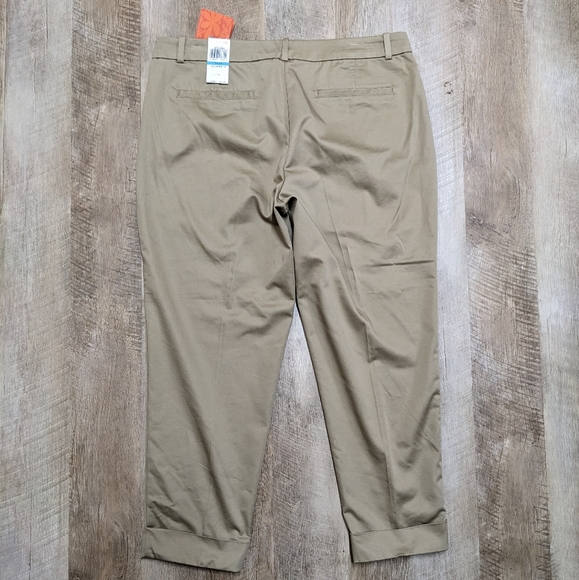Dockers Smooth Khaki Pants Cuffed - Picture 9 of 14